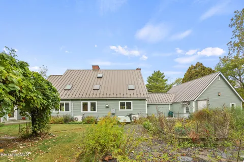 $995,000 | 1030 Simonds Road, Williamstown, MA 01267