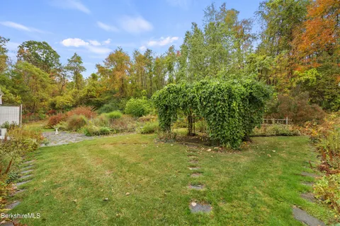 $995,000 | 1030 Simonds Road, Williamstown, MA 01267
