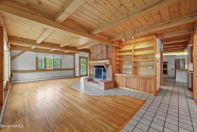 $995,000 | 1030 Simonds Road, Williamstown, MA 01267