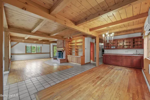 $995,000 | 1030 Simonds Road, Williamstown, MA 01267