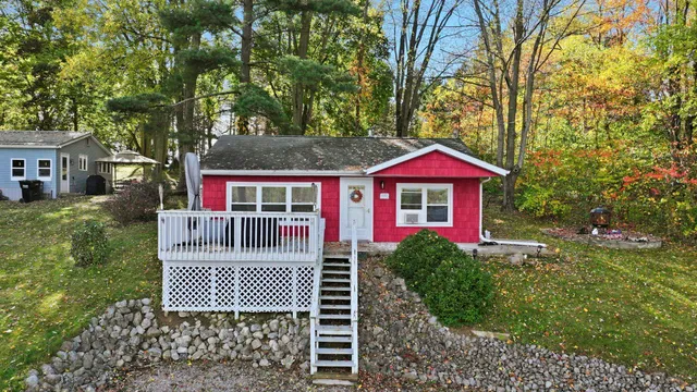 $199,900 | 60 Lane 220A West Otter Lake, Angola, IN 46703