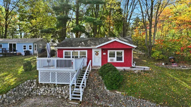 $199,900 | 60 Lane 220A West Otter Lake, Angola, IN 46703