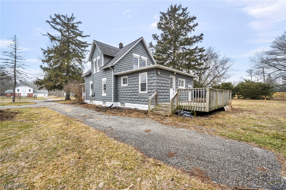 2833 Hubbard Road Madison, OH 44057 - Photo 4 of 40