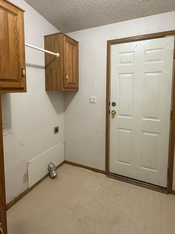 $200,000 | 35947 Highway 71, Redwood Falls, MN 56283