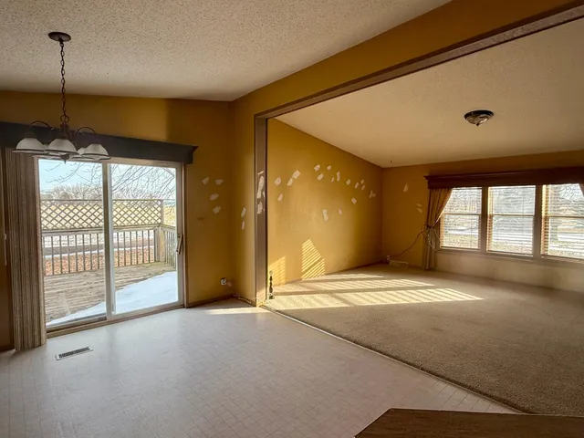 $200,000 | 35947 Highway 71, Redwood Falls, MN 56283