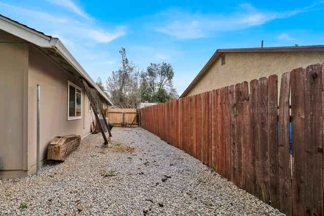 $320,000 | 1020 Gray Pine Way, Shasta Lake, CA 96019