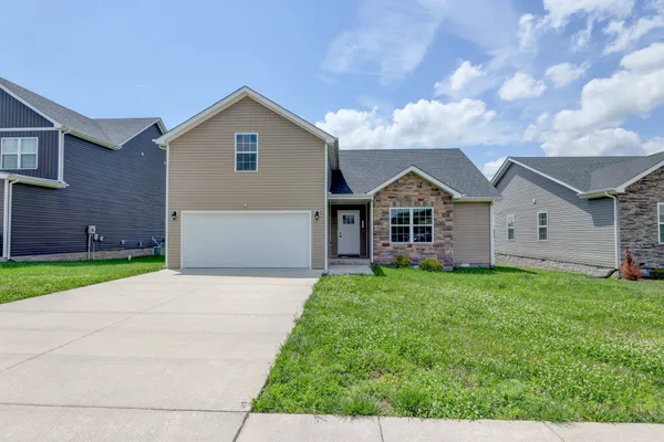 $1,995 | 390 Pinkston Court, Clarksville, TN 37040