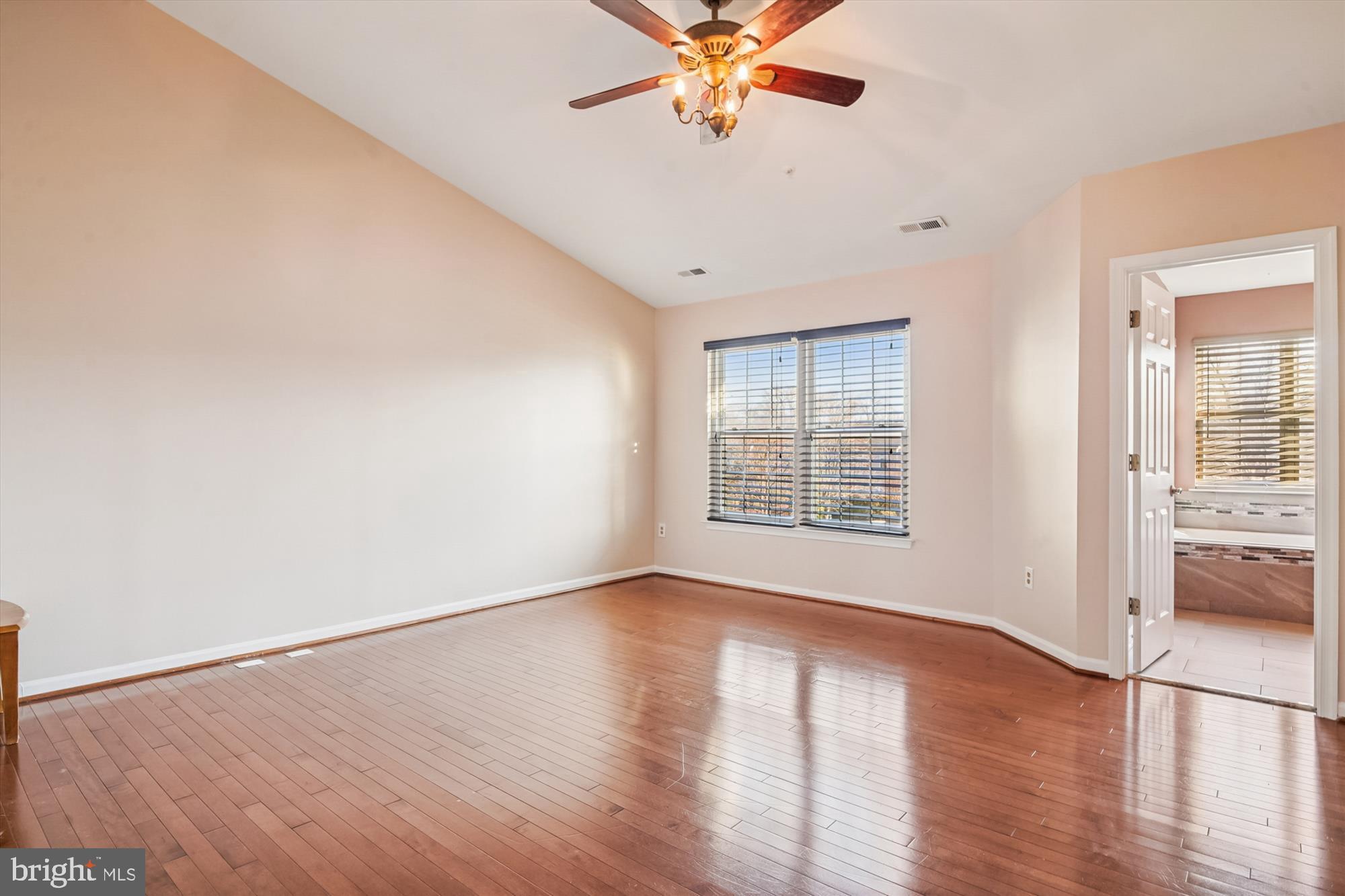 3834 Glebe Meadow Way Edgewater, MD 21037 - Photo 28 of 68 Spacious room with natural light and charm.