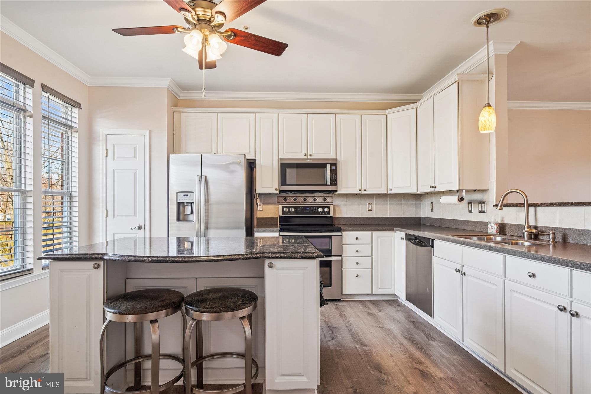 3834 Glebe Meadow Way Edgewater, MD 21037 - Photo 4 of 68 Modern kitchen with elegant finishes.