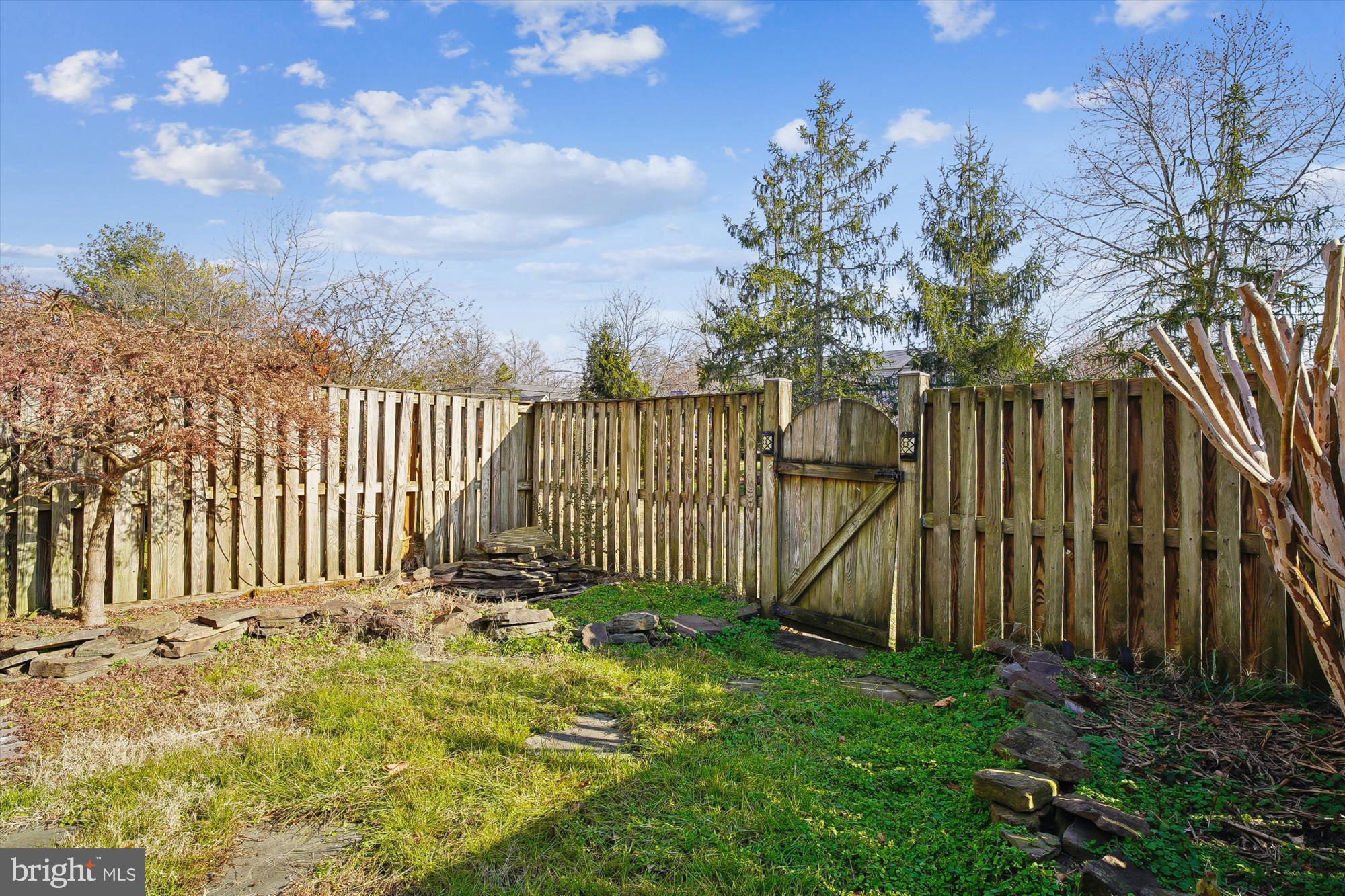 3834 Glebe Meadow Way Edgewater, MD 21037 - Photo 64 of 68 Charming fenced yard with natural greenery.