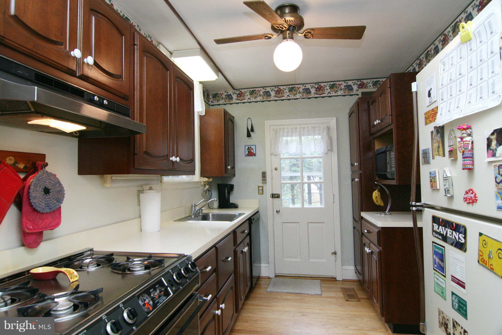 109 Greenbrier Road Baltimore, MD 21286 - Photo 11 of 27 Kitchen