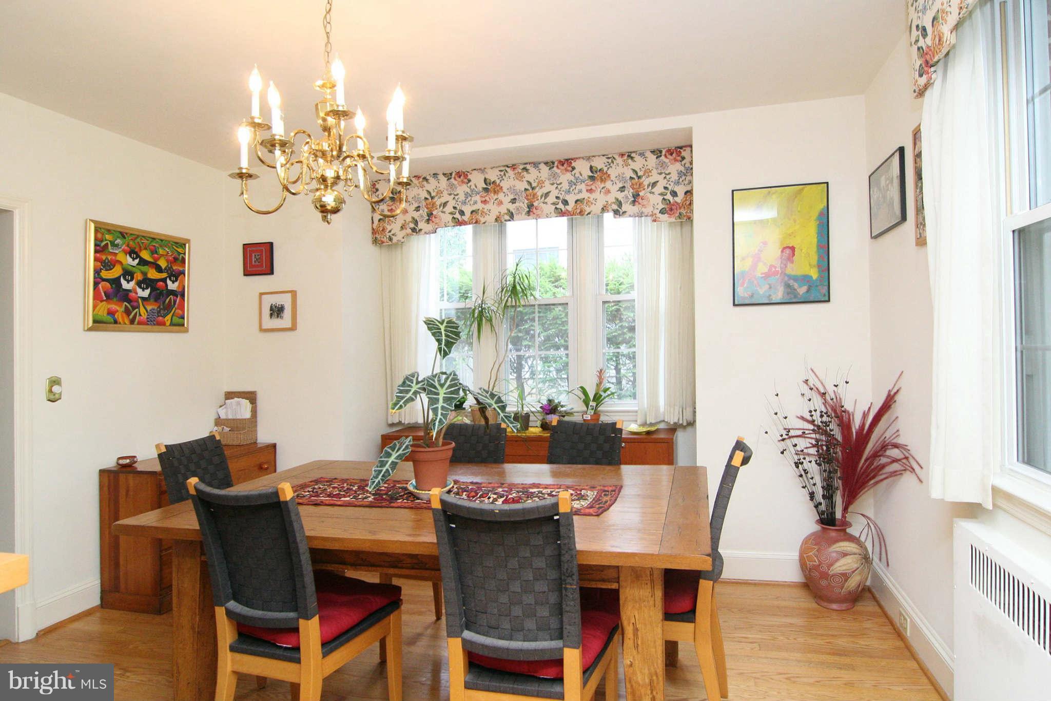 109 Greenbrier Road Baltimore, MD 21286 - Photo 7 of 27 Dining Room