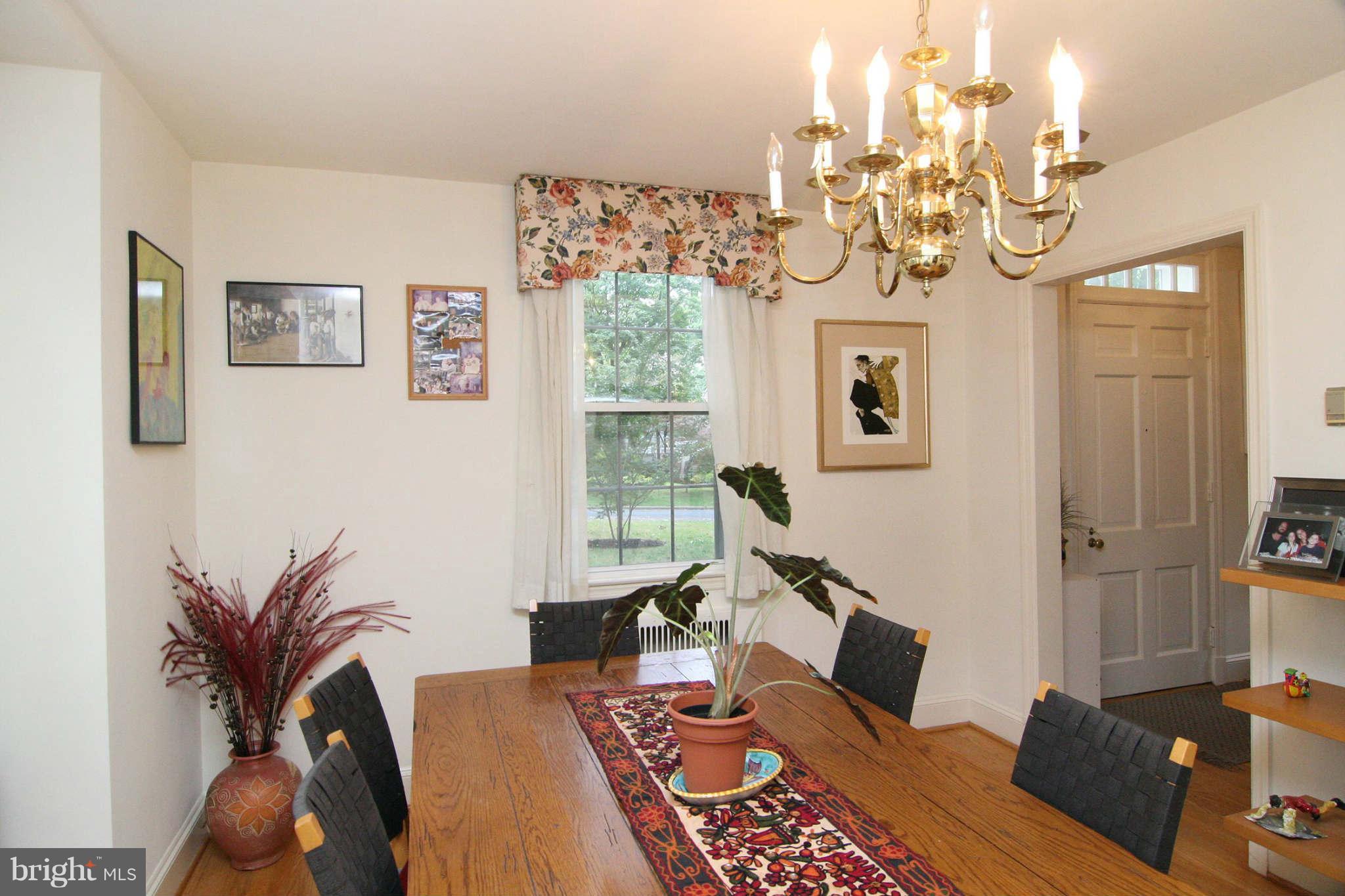 109 Greenbrier Road Baltimore, MD 21286 - Photo 8 of 27 Dining Room
