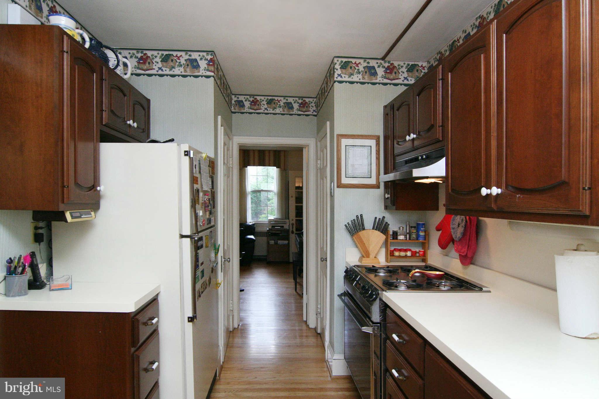 109 Greenbrier Road Baltimore, MD 21286 - Photo 10 of 27 Kitchen