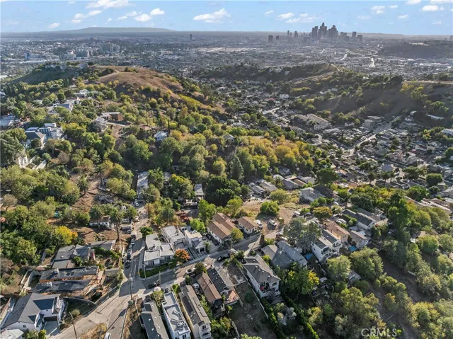 $789,000 | 3320 Reynolds Avenue, Montecito Heights, CA 90032