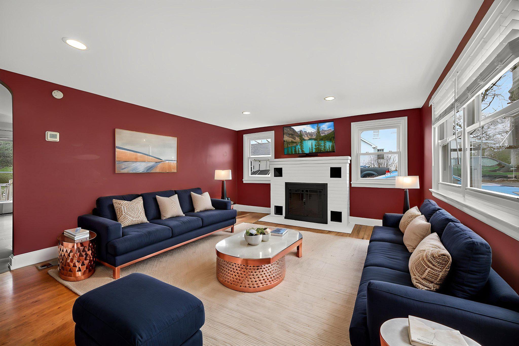 1511 Buchert Road Pottstown, PA 19464 - Photo 9 of 46 *Virtually Staged* Cozy living room.