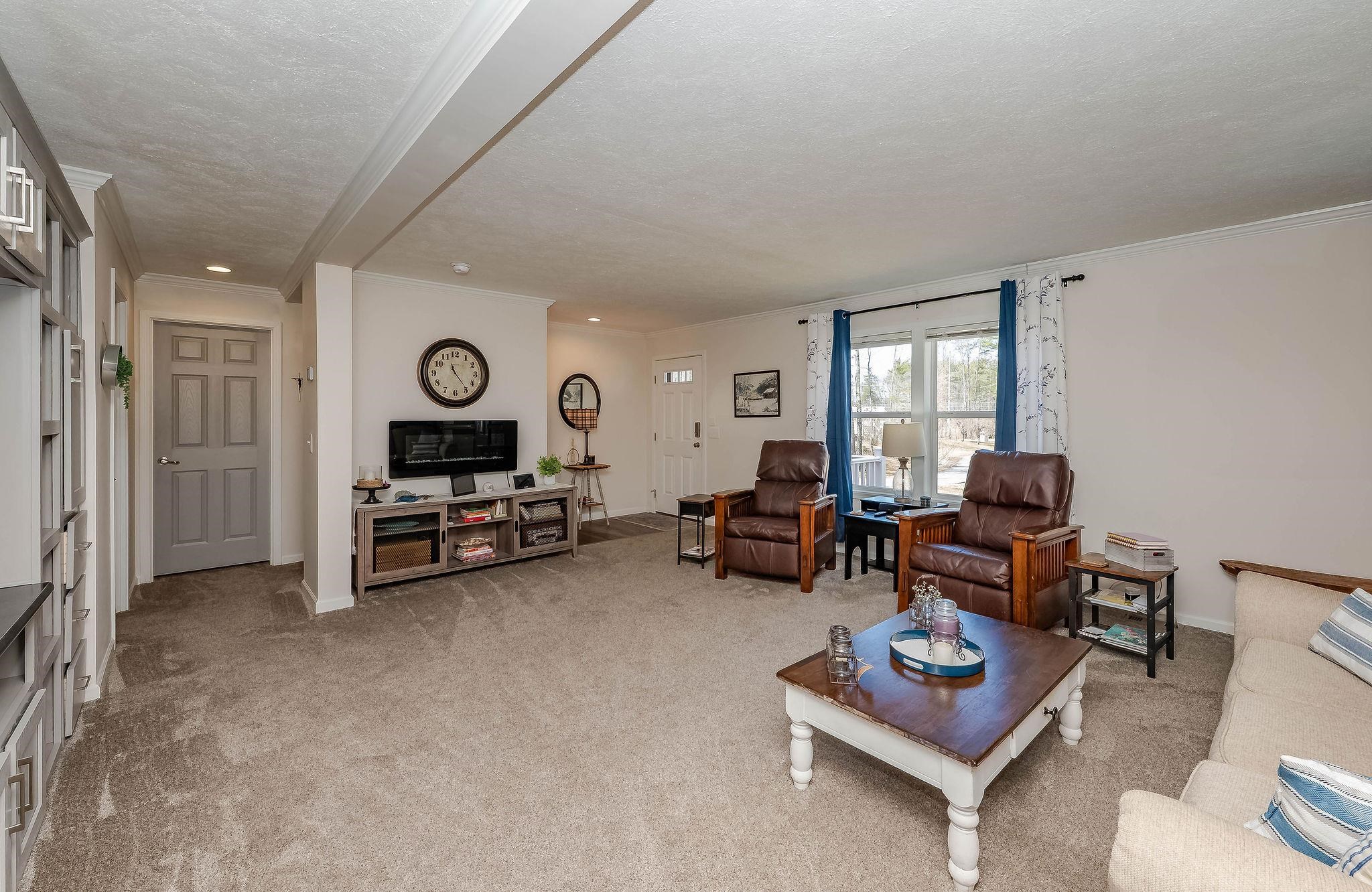 11 Blaine Court Rochester, NH 03867 - Photo 5 of 42 Gallery Image 5