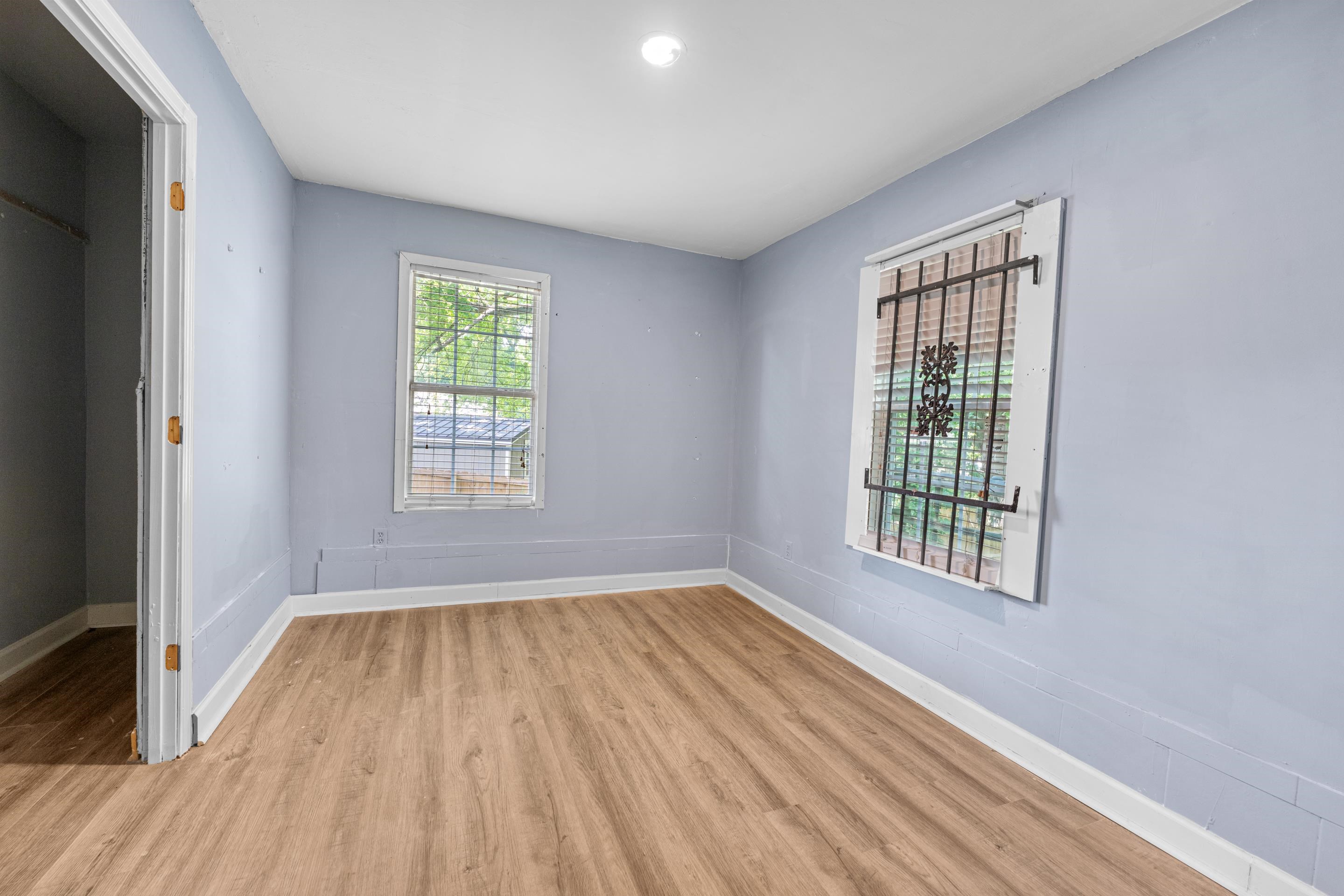 726 Harahan Road Memphis, TN 38109 - Photo 19 of 24 Unfurnished room with light wood-type flooring