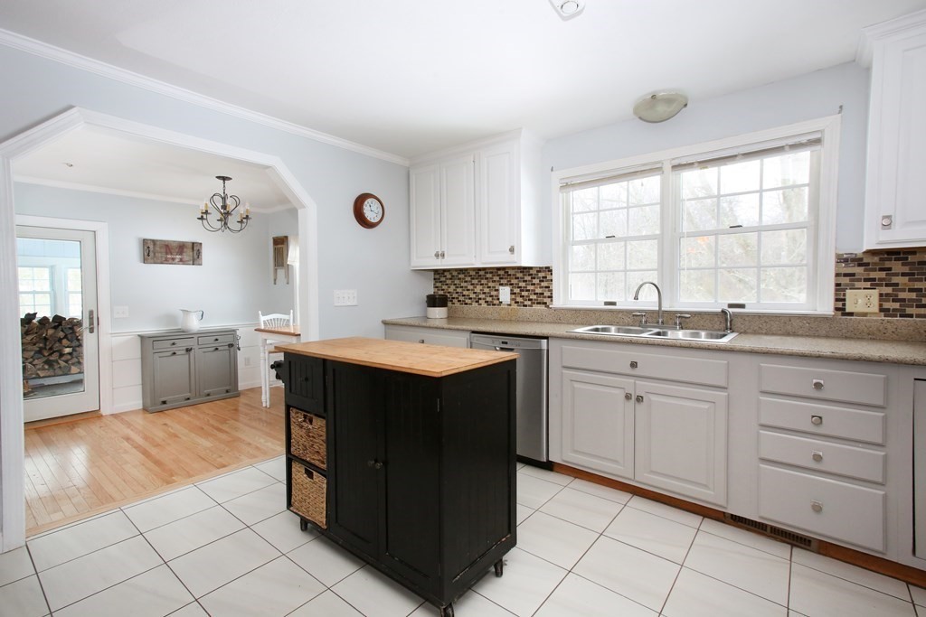 29 Flagg Road Westford, MA 01886 - Photo 7 of 30 Gallery Image 7
