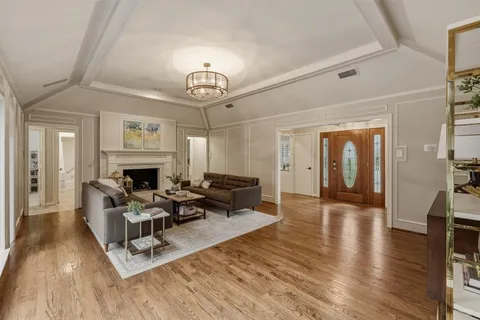 $929,900 | 9510 Hill View Drive, Dallas, TX 75231