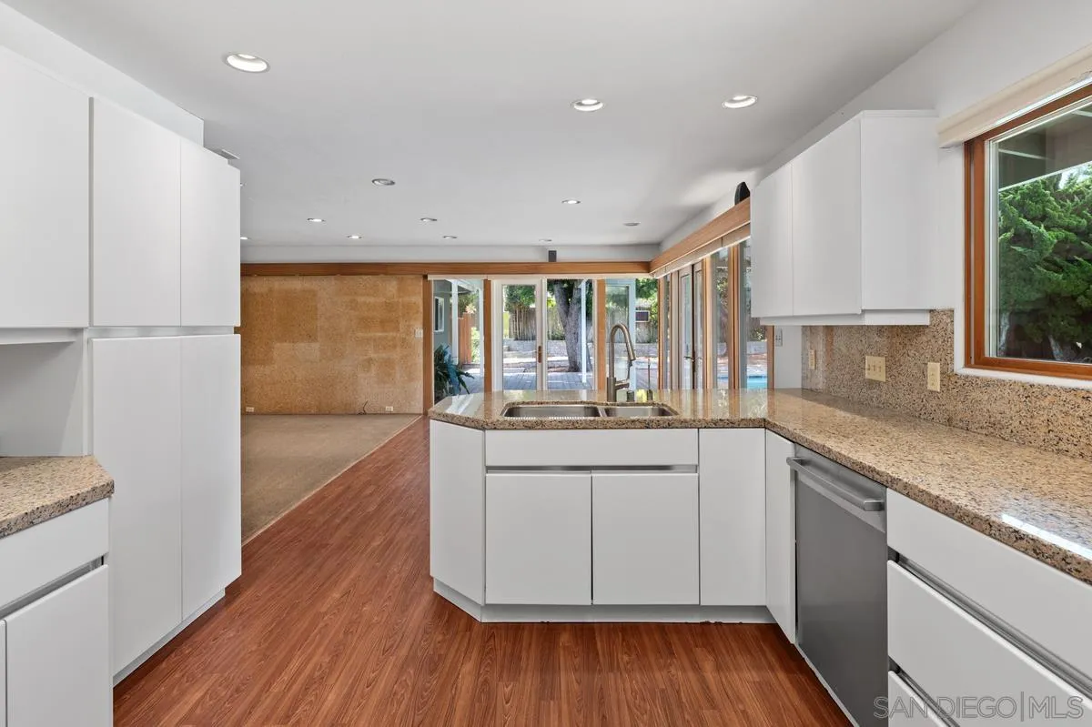 2615 Ellentown Road La Jolla, CA 92037 - Photo 11 of 31