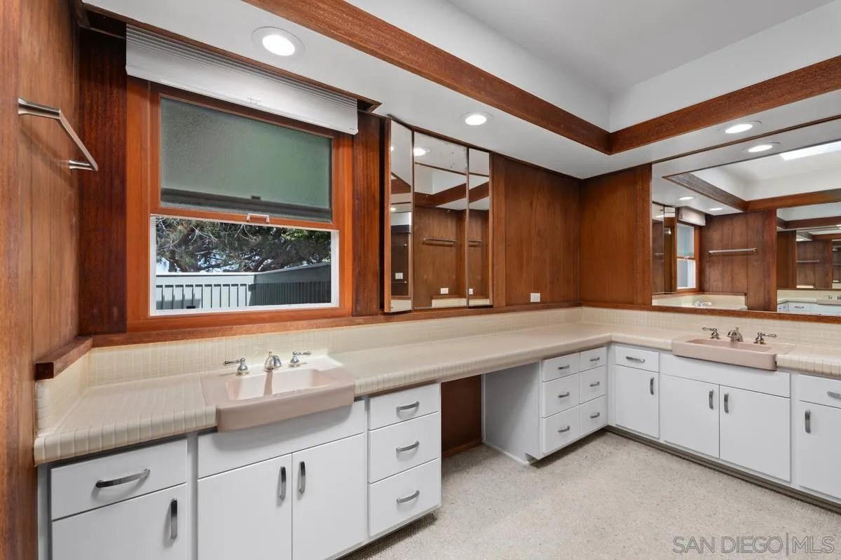2615 Ellentown Road La Jolla, CA 92037 - Photo 16 of 31