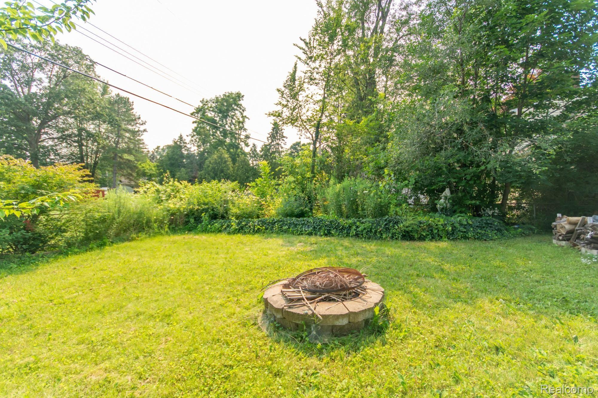 3313 Sunnylane Lansing, MI 48906 - Photo 21 of 21 DSC_1731.jpg