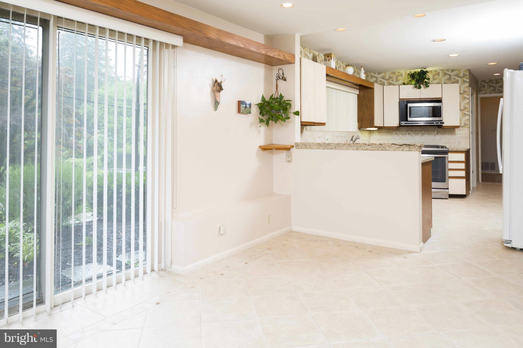 1801 Greenberry Road Baltimore, MD 21209 - Photo 12 of 30 Breakfast Area