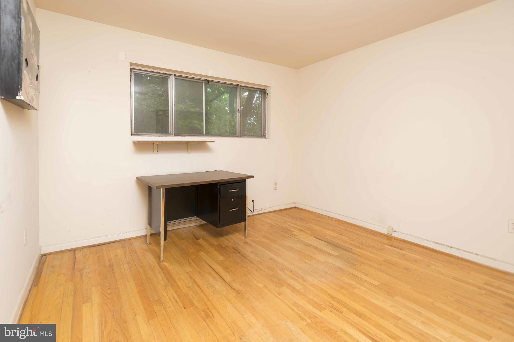 1801 Greenberry Road Baltimore, MD 21209 - Photo 20 of 30 Bedroom 3