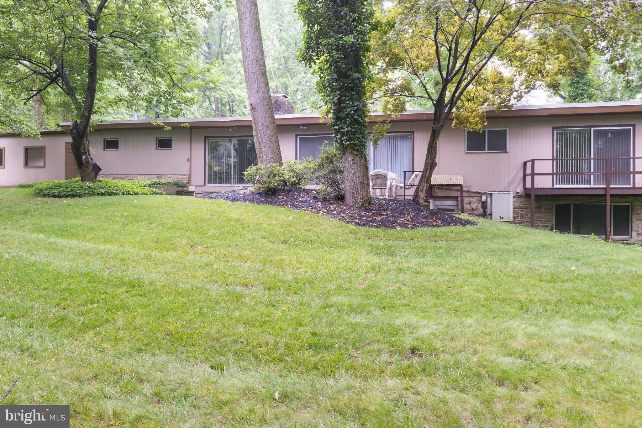 1801 Greenberry Road Baltimore, MD 21209 - Photo 28 of 30 Exterior (Rear)