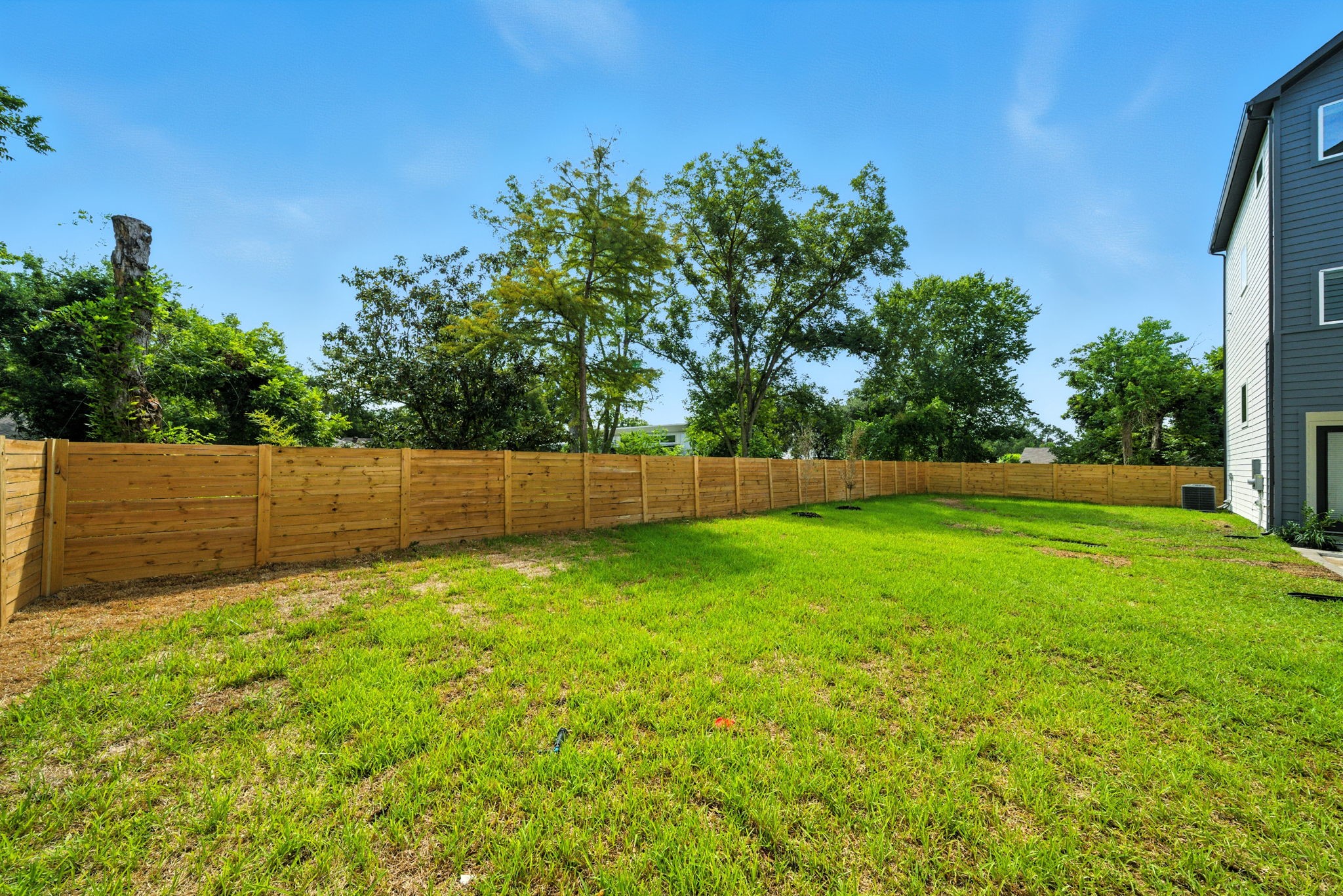 2306 Hoskins Drive, Unit B Houston, TX 77080 - Photo 27 of 27 a view of a yard