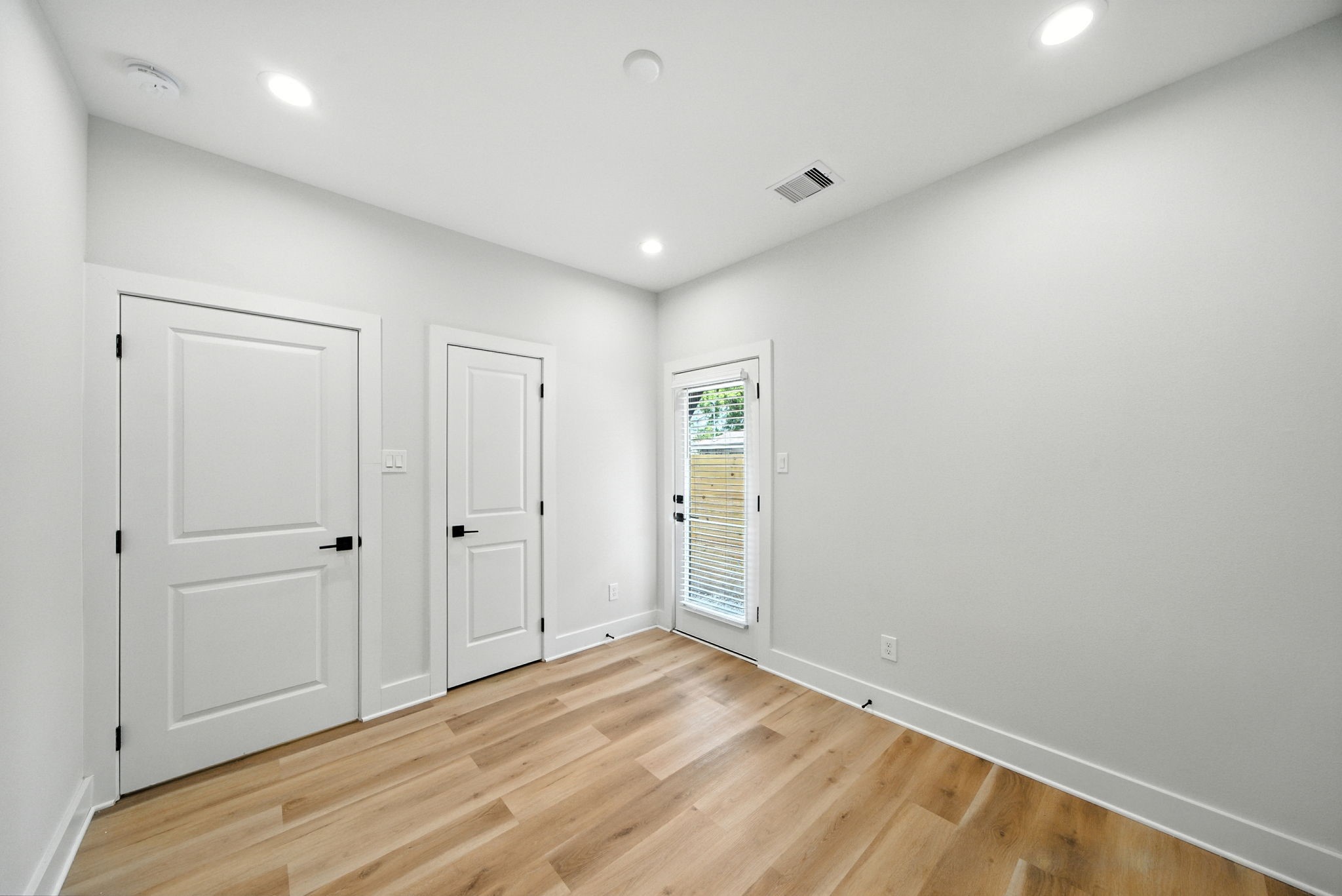 2306 Hoskins Drive, Unit B Houston, TX 77080 - Photo 4 of 27 a view of empty room