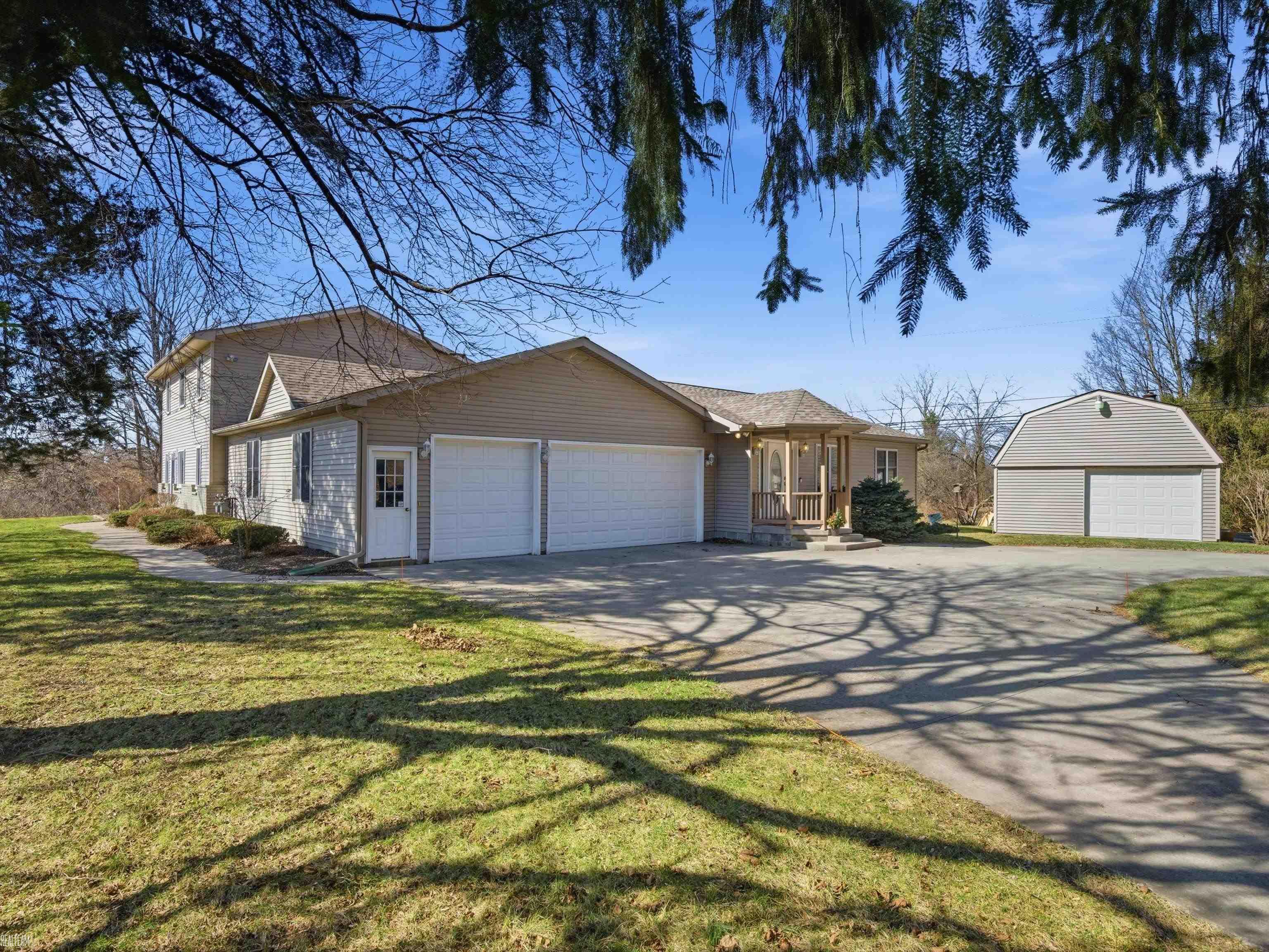 11151 34 Mile Road Romeo, MI 48065 - Photo 1 of 54