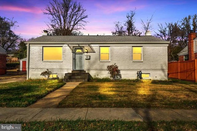 $3,950 | 4715 Boiling Brook Parkway, Rockville, MD 20852