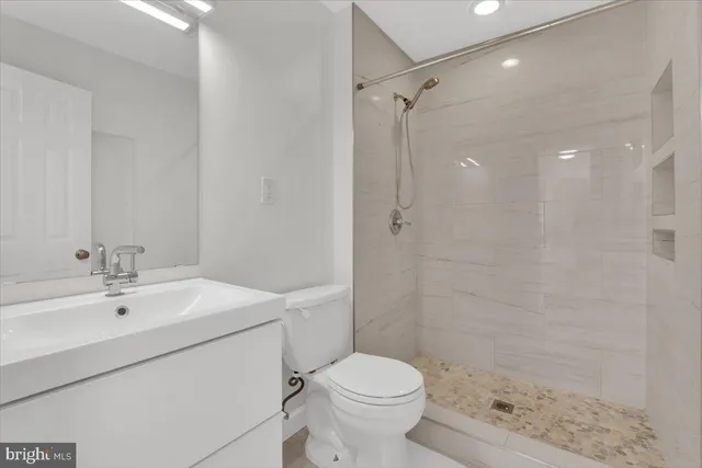 $3,950 | 4715 Boiling Brook Parkway, Rockville, MD 20852