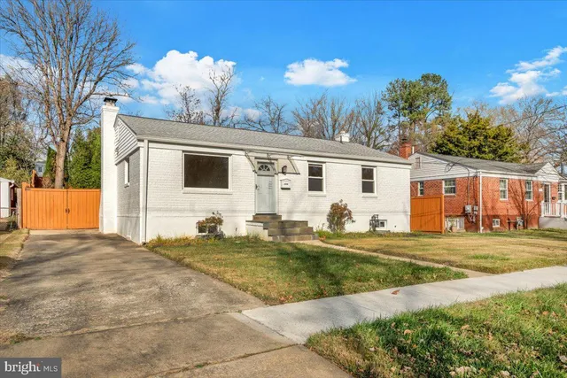 $3,950 | 4715 Boiling Brook Parkway, Rockville, MD 20852