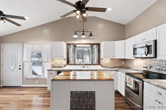 $249,900 | 5453 East McCarthy Knob Road, New Albany, IN 47150