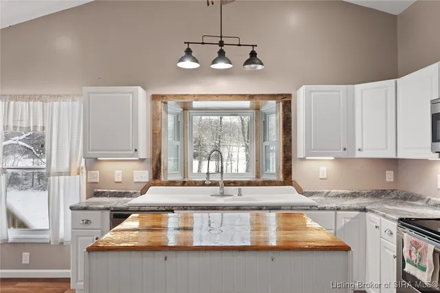 $249,900 | 5453 East McCarthy Knob Road, New Albany, IN 47150