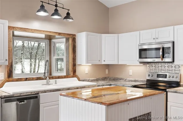 $249,900 | 5453 East McCarthy Knob Road, New Albany, IN 47150