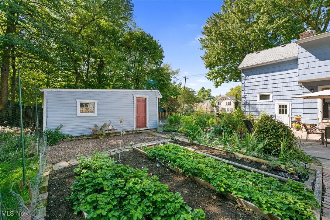 3918 Bluestone Road Cleveland Heights, OH 44121 - Photo 21 of 27 View of yard