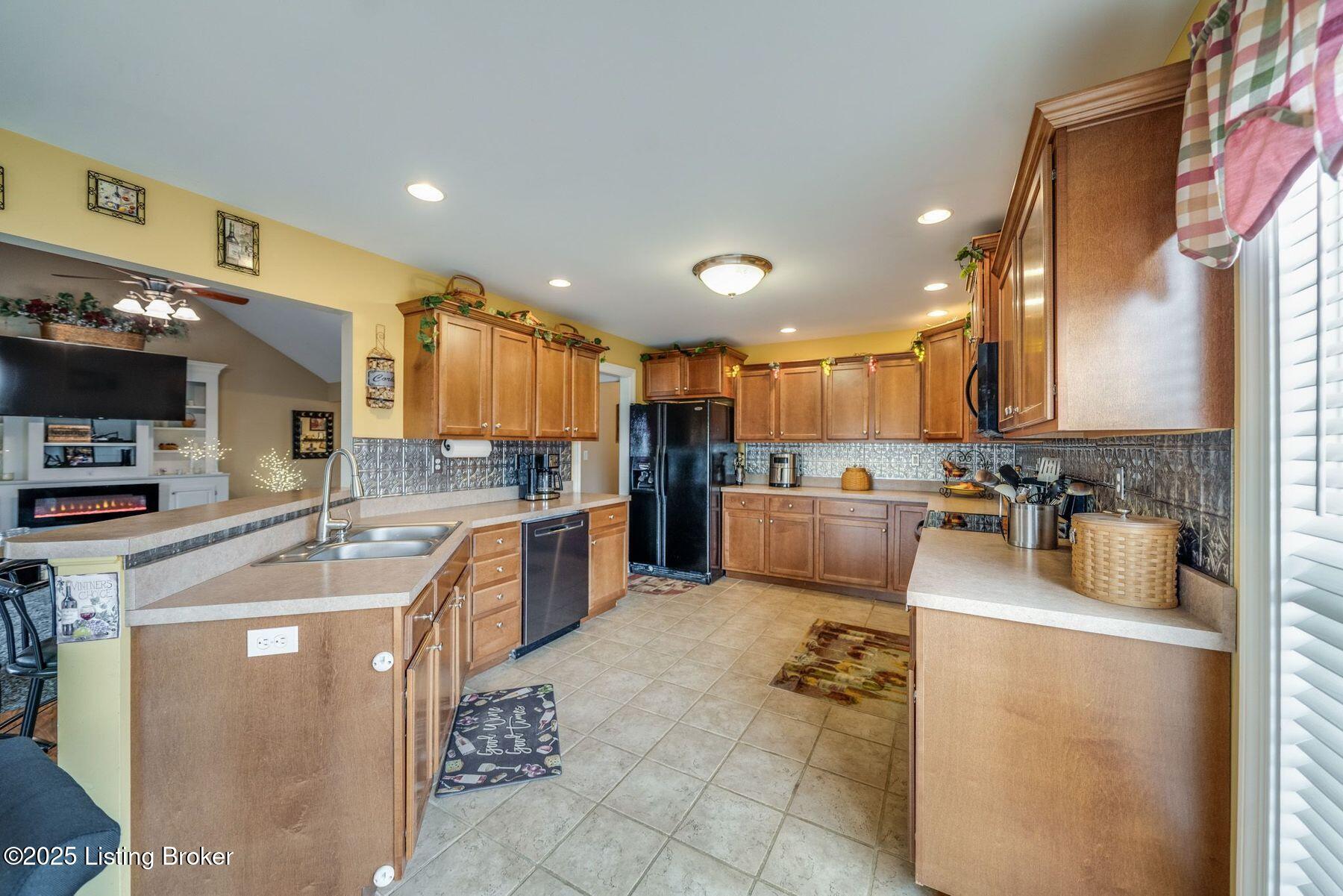 102 Jericho Ridge Road Smithfield, KY 40068 - Photo 20 of 76 photo_online_020
