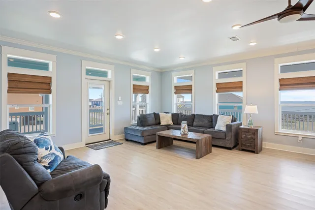 $750,000 | 1759 Redfish Ln Port, Port Bolivar, TX 77650