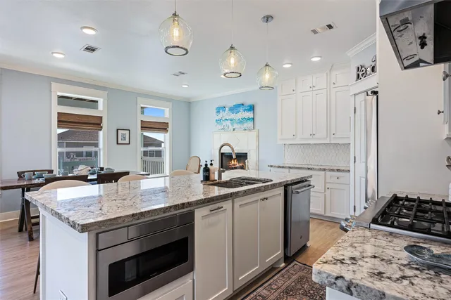 $750,000 | 1759 Redfish Ln Port, Port Bolivar, TX 77650