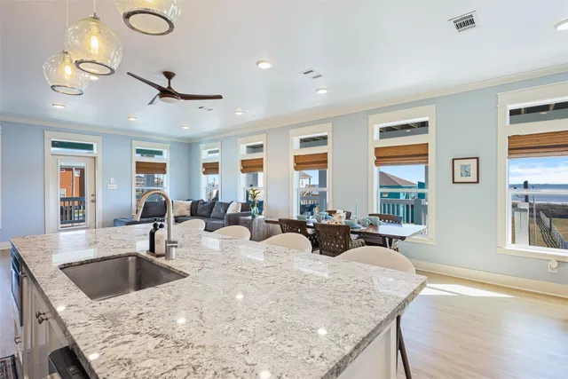 $750,000 | 1759 Redfish Ln Port, Port Bolivar, TX 77650