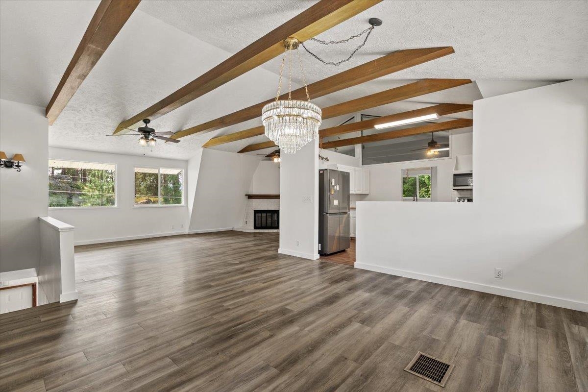 15621 East Saltese Road Spokane Valley, WA 99037 - Photo 5 of 37 Gallery Image 5