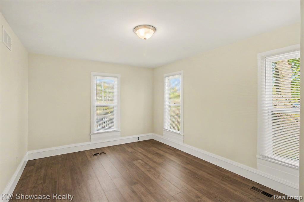 349 West Livingston Road Highland, MI 48357 - Photo 10 of 26