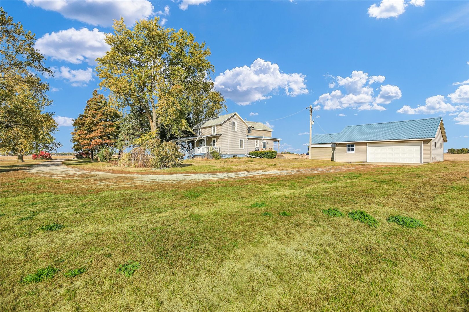 23 County Road 300 North Ivesdale, IL 61851 - Photo 4 of 45 a view of a house with a big yard