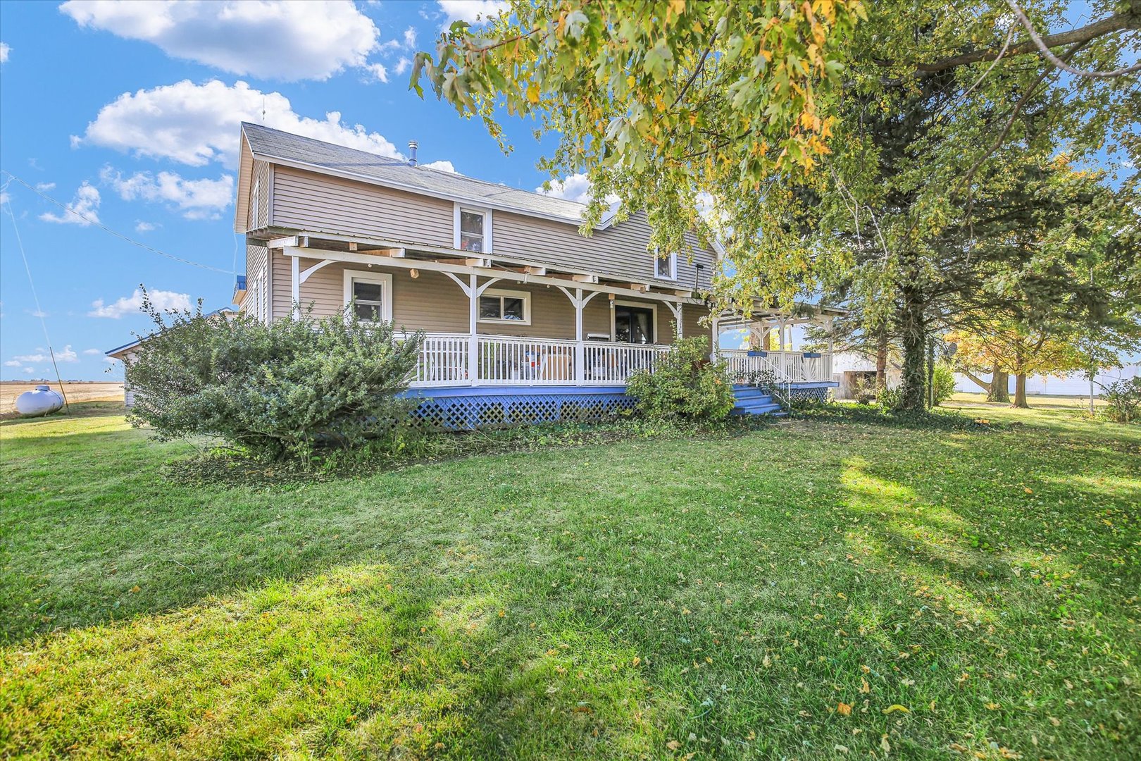 23 County Road 300 North Ivesdale, IL 61851 - Photo 5 of 45 a front view of a house with garden