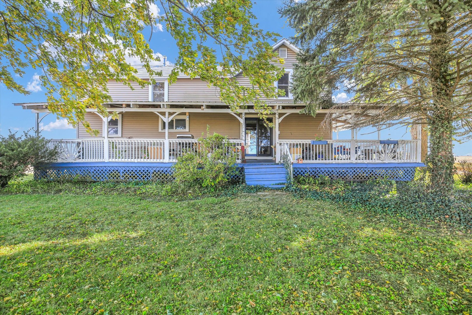 23 County Road 300 North Ivesdale, IL 61851 - Photo 6 of 45 a front view of a house with a yard