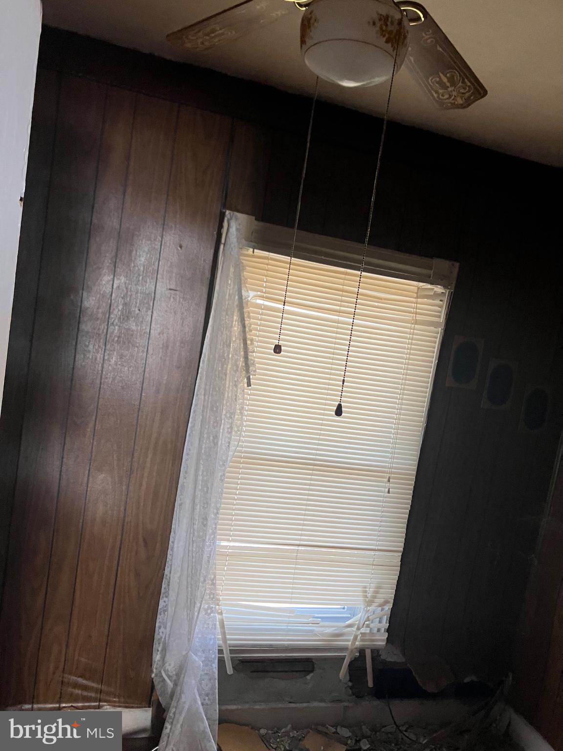 805 East B Street Brunswick, MD 21716 - Photo 14 of 31 a view of entryway